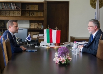 The mayor met with the Polish ambassador Dr. Maciej Szymanski