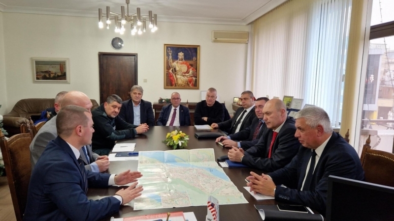 Регионалното министерство ще проектира спешно уширяването на бул. „България“