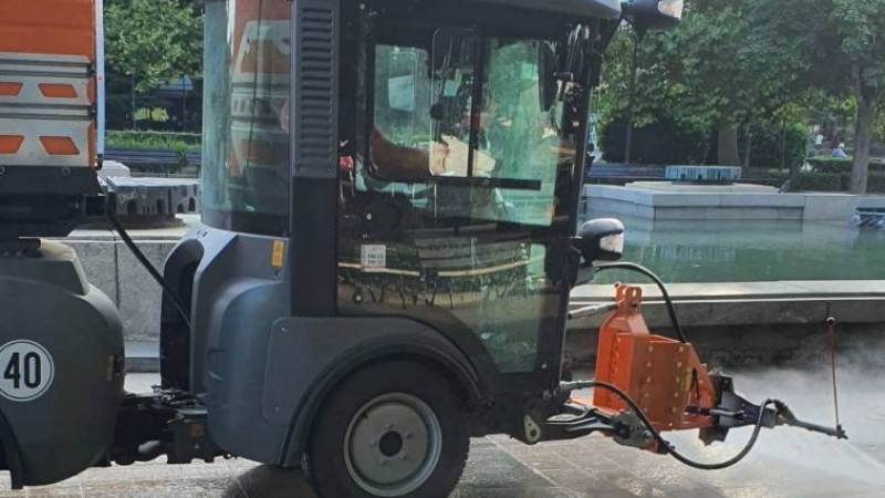 Година след доставката на техника за почистване на улици за Община Русе, „Керхер“ откри търговски център в града