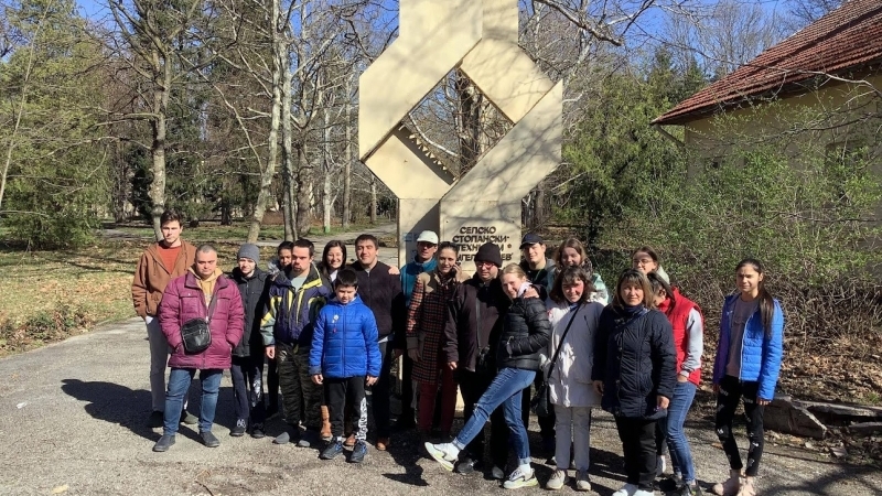 Учениците от Образцов чифлик участваха в проект по земеделие и семезнание